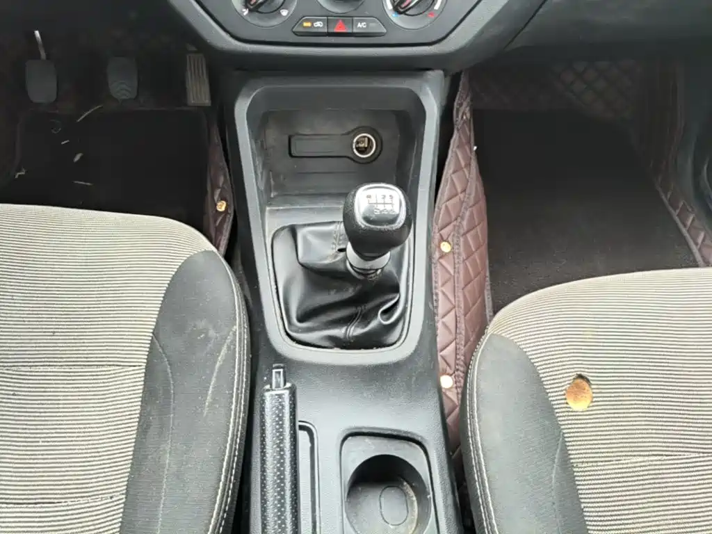 Wuling Hongguang — миниатюра 14