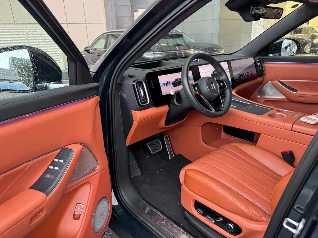 Aito M8 2025 Ultra 53.4kWh 6 мест (192 )