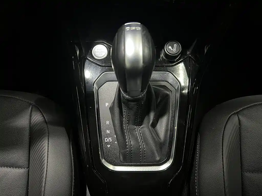 VOLKSWAGEN T ROC EXPLORING SONGS