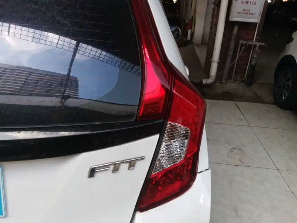 Honda Fit — миниатюра 8