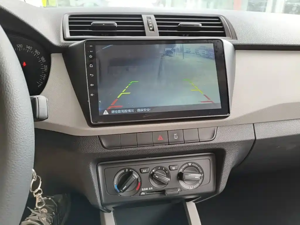 Skoda Fabia — миниатюра 13