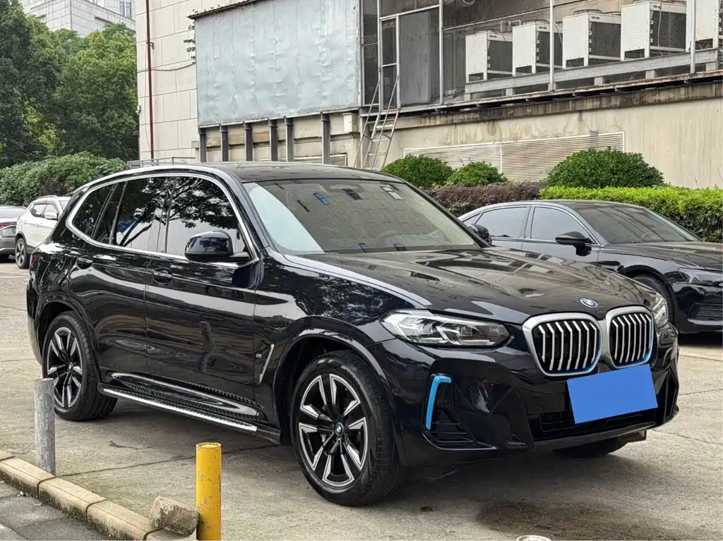 BMW iX3 2022 Lead