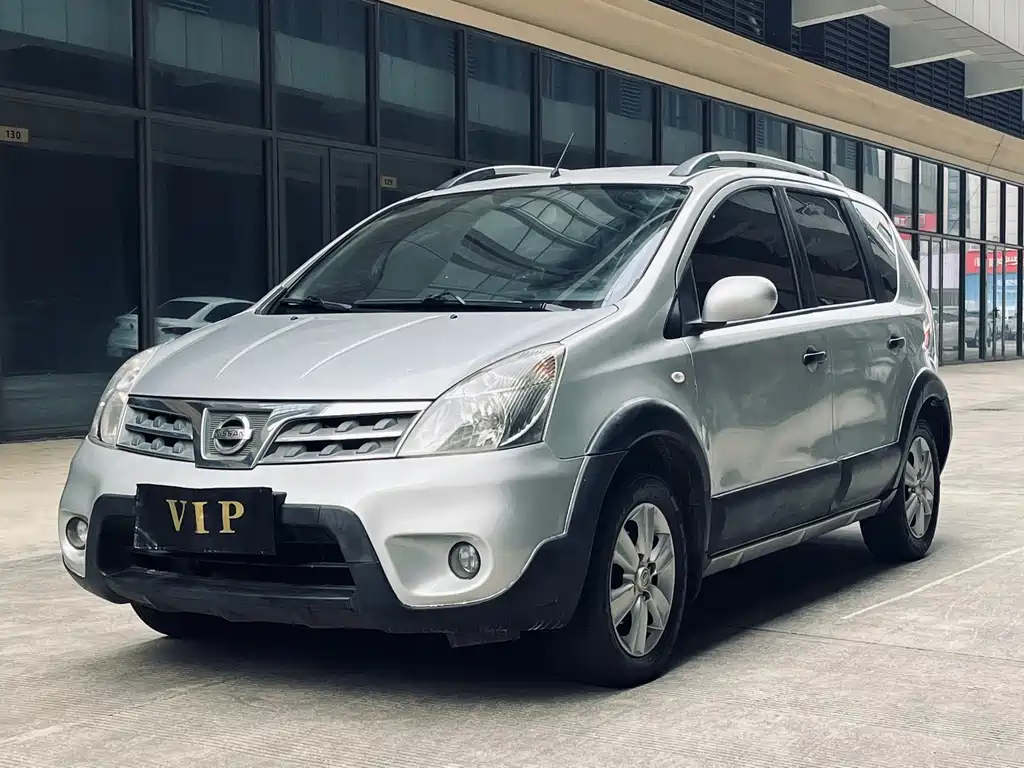Nissan Livina 2010