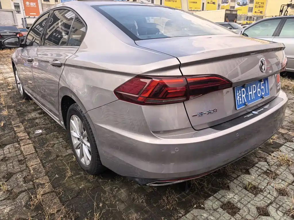 Volkswagen Bora — миниатюра 4