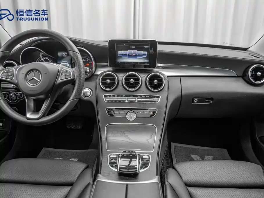 Mercedes-Benz C-Class — миниатюра 13