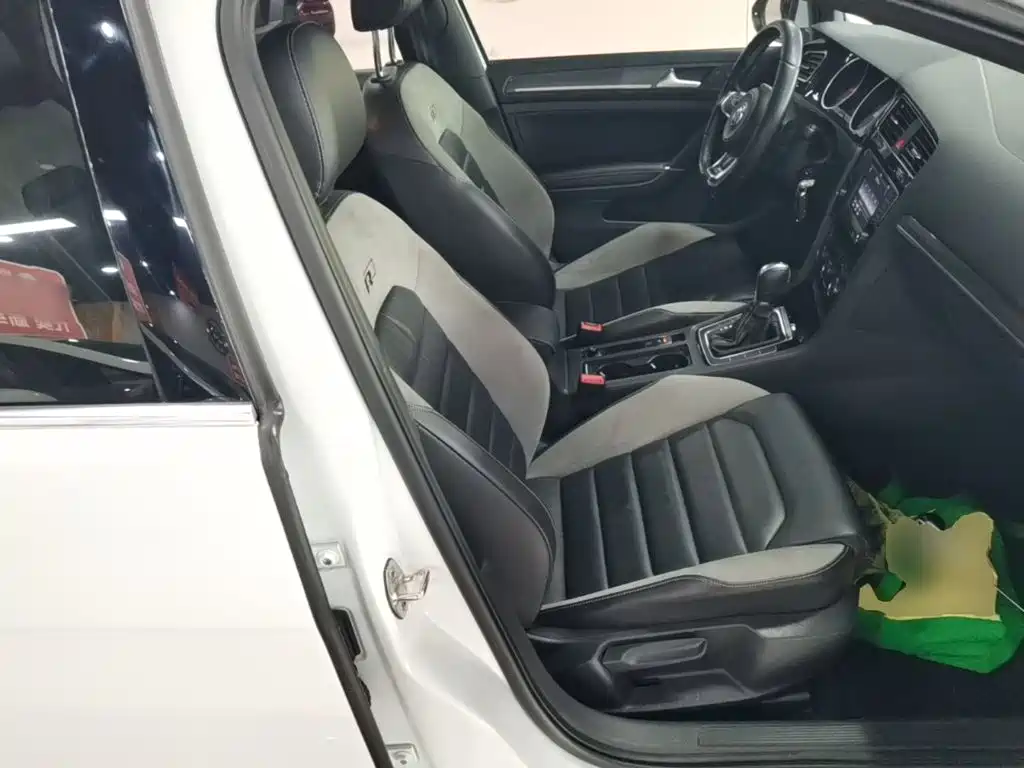 Volkswagen Golf — миниатюра 25