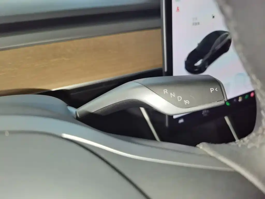 Tesla Model 3 — миниатюра 14