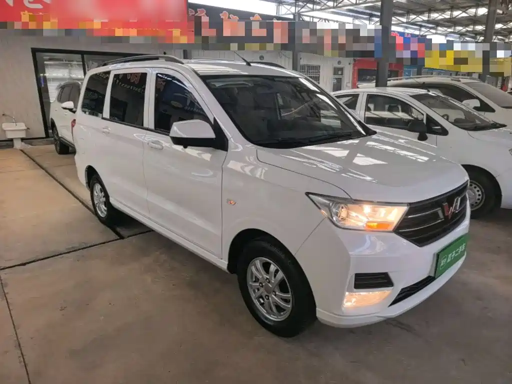 Wuling Hongguang — миниатюра 4