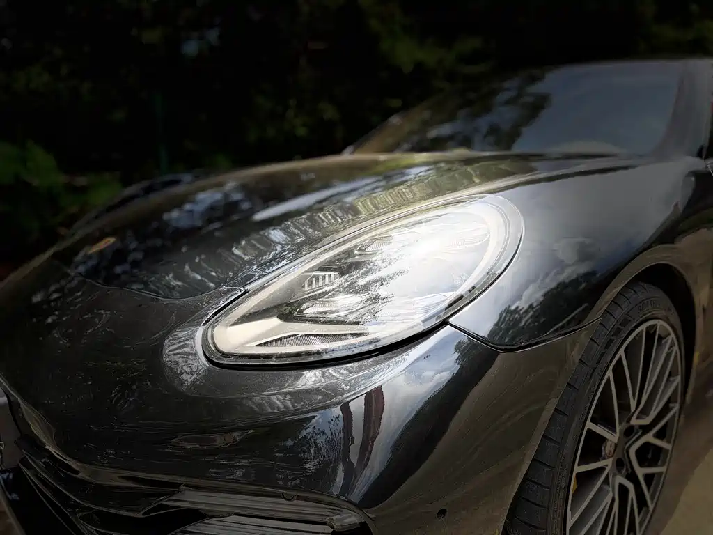 Porsche Panamera 2010 Panamera S 4.8L