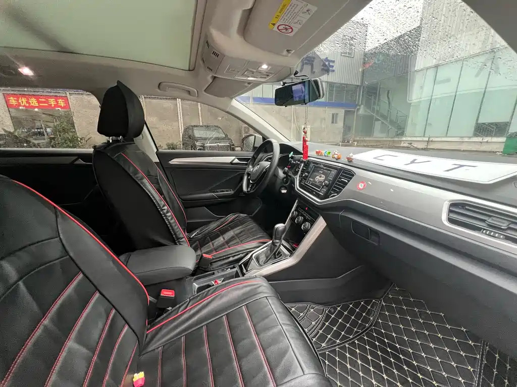 Volkswagen T-Roc — миниатюра 3