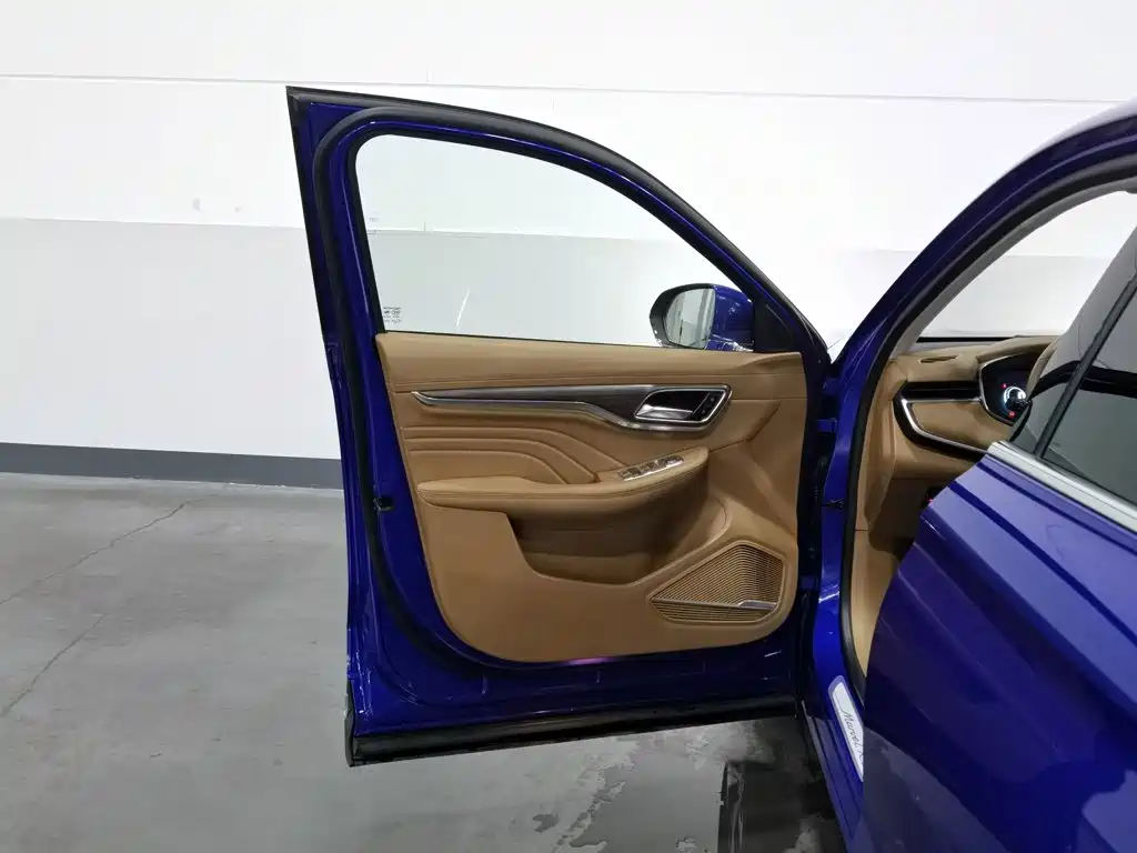 Roewe MARVEL X — миниатюра 8