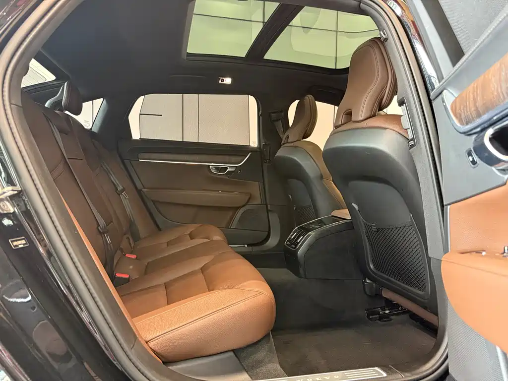 Volvo S90 — миниатюра 11