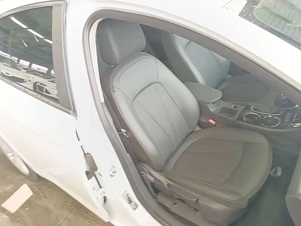 Buick Verano — миниатюра 25