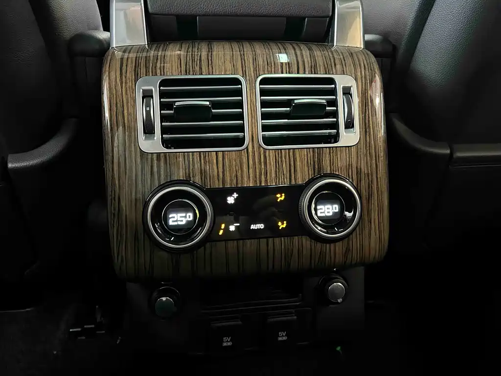 Land Rover Range Rover — миниатюра 21