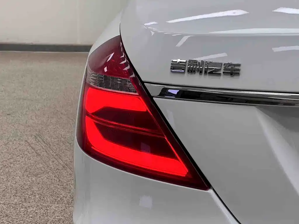 Geely Emgrand 2017 1.5L MT