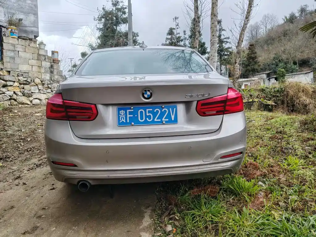 BMW 3 SERIES
