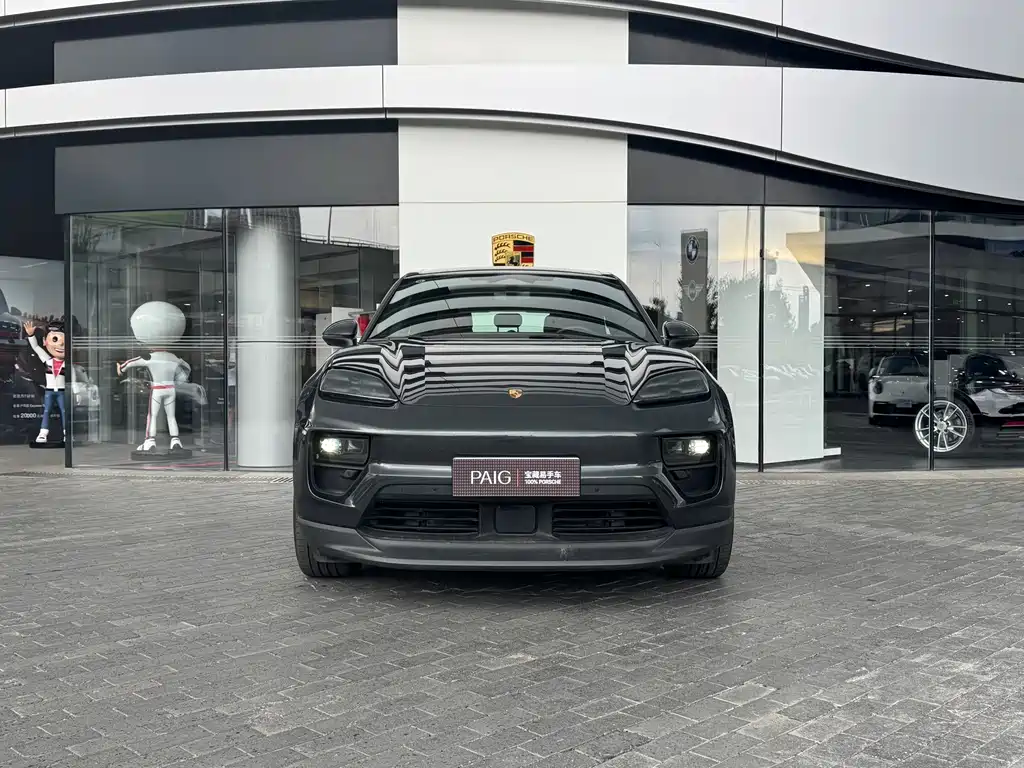Porsche Macan EV — миниатюра 2
