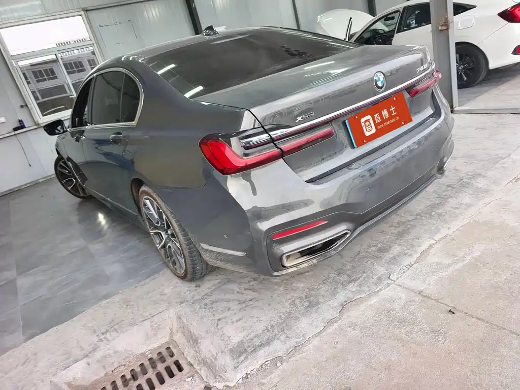 BMW 7 SERIES