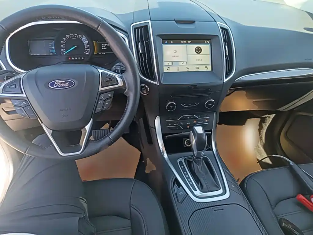 Ford Edge — миниатюра 10