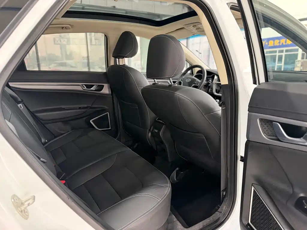 Geely Emgrand GS — миниатюра 12