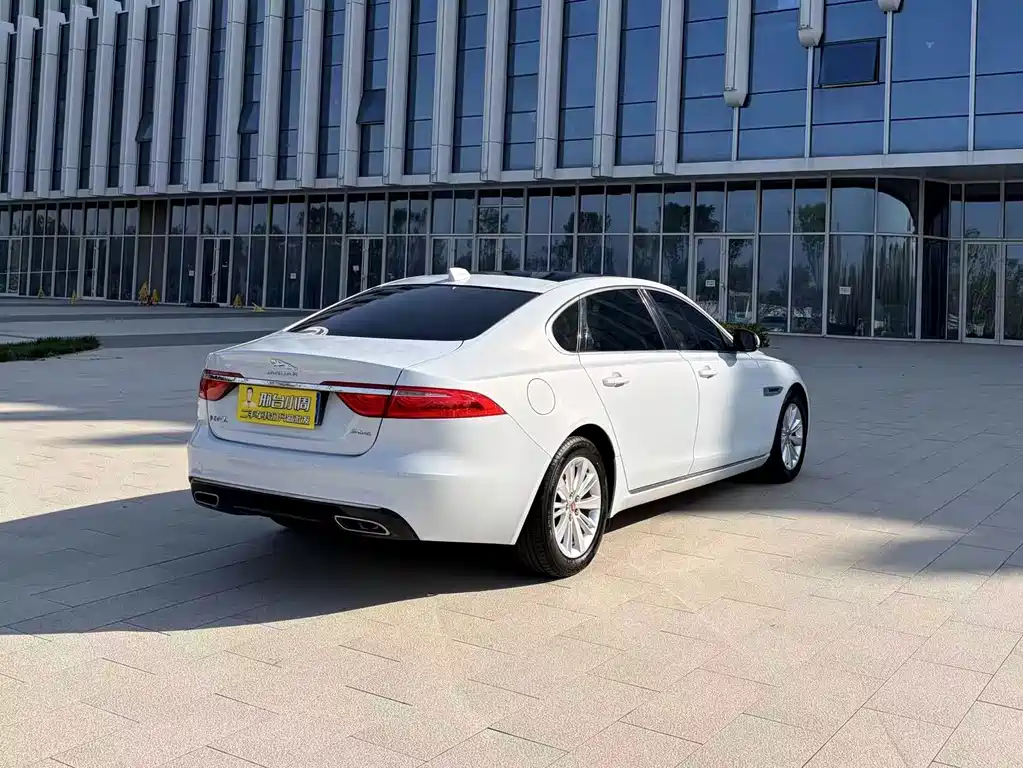 Jaguar XFL — миниатюра 9