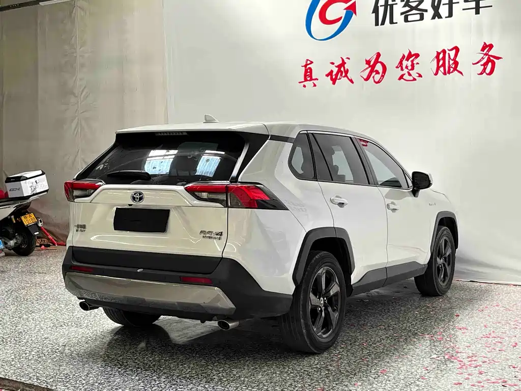 Toyota RAV4 — миниатюра 18