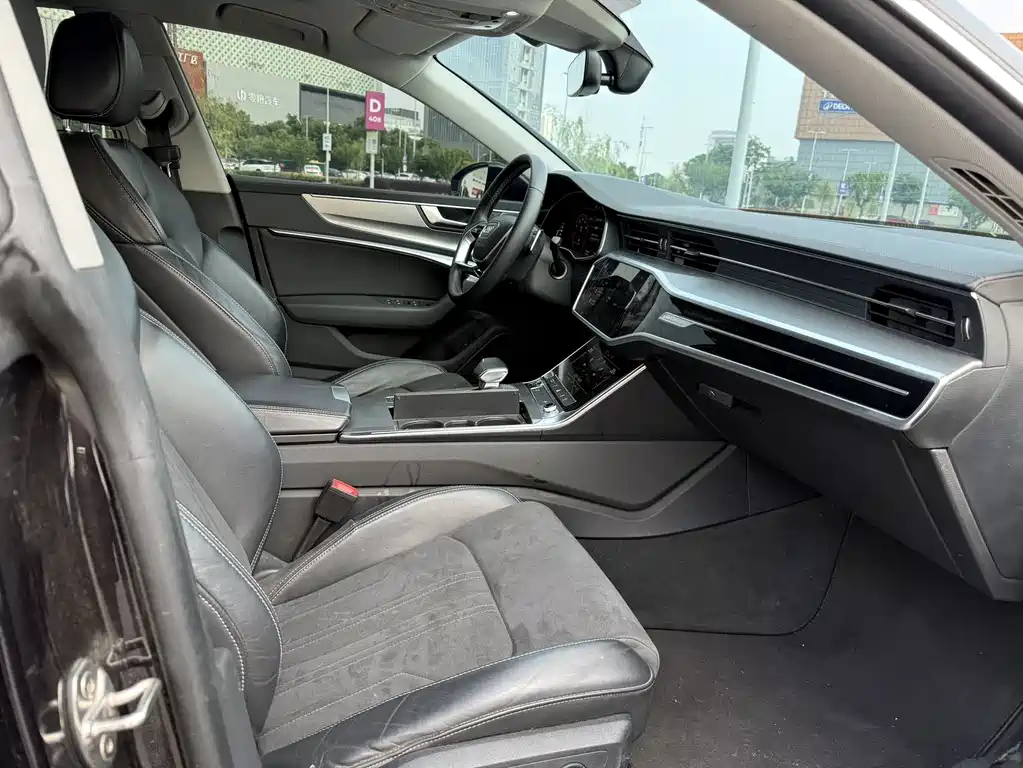 Audi A7L 2024 45TFSI S-line