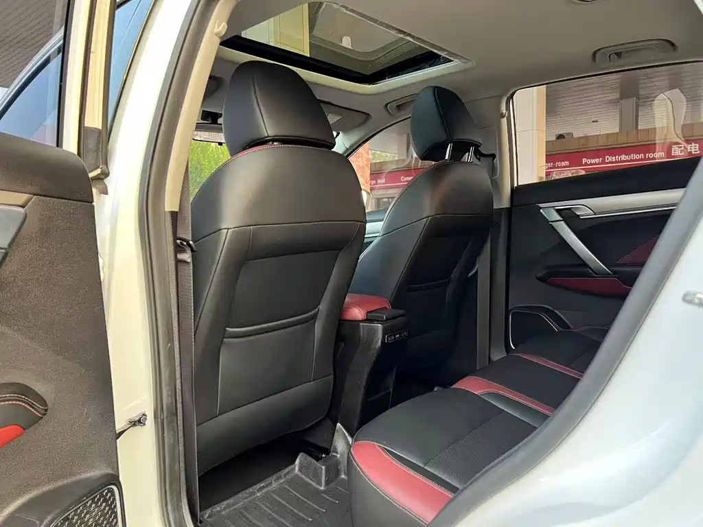 Geely Binyue — миниатюра 13