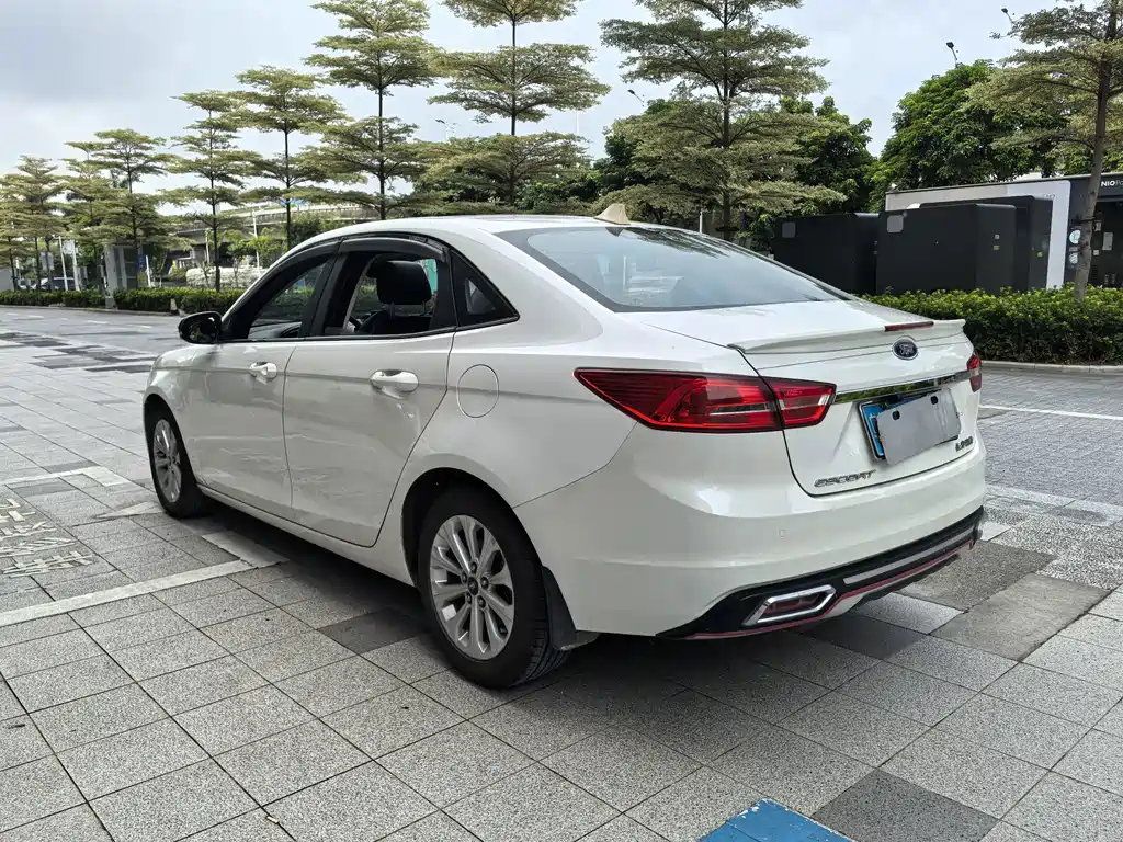 Ford Escort 1.5L Auto Fashion Type, фото 6