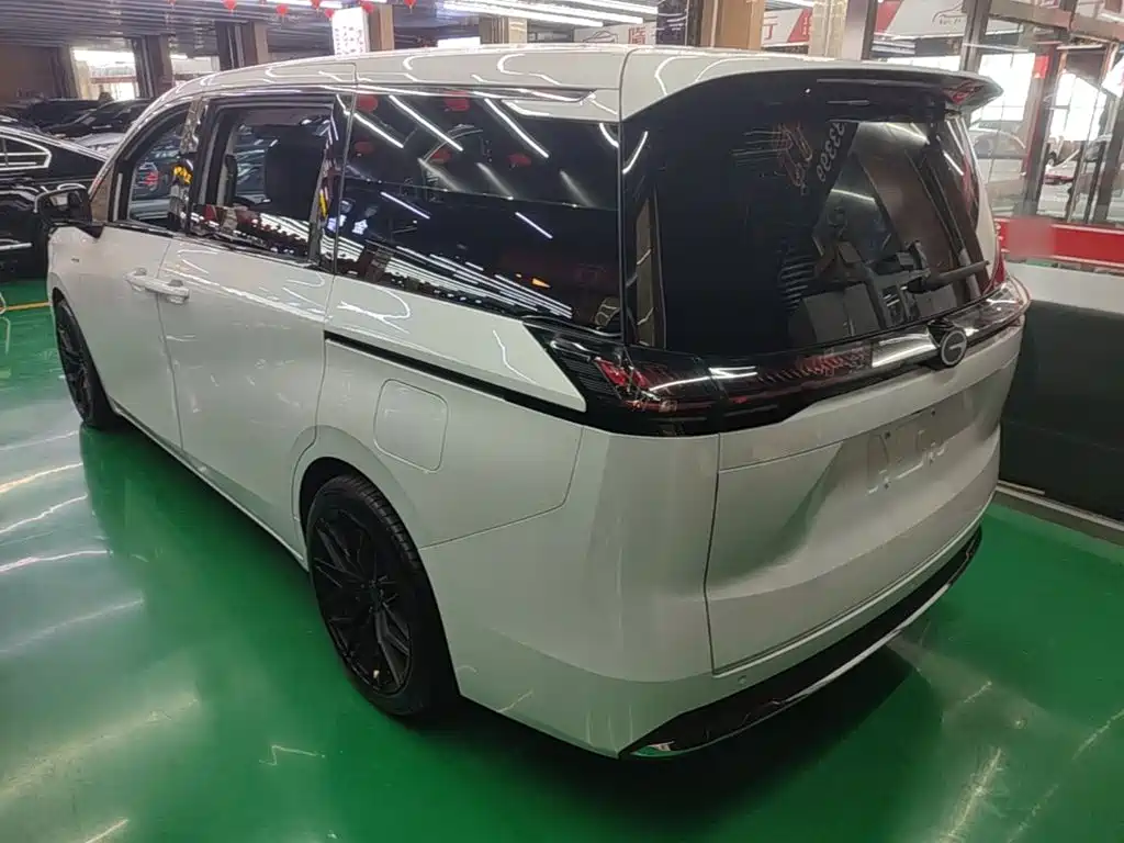 GAC Motor Trumpchi E8 PHEV — миниатюра 5