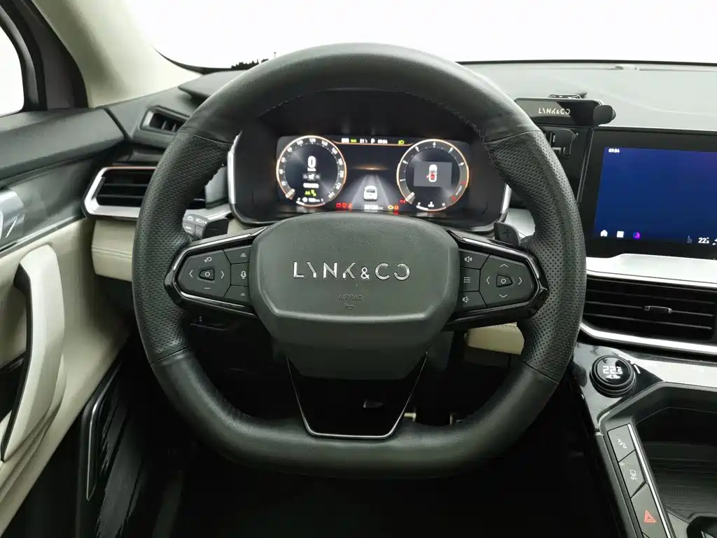 Lynk & Co 06 — миниатюра 11
