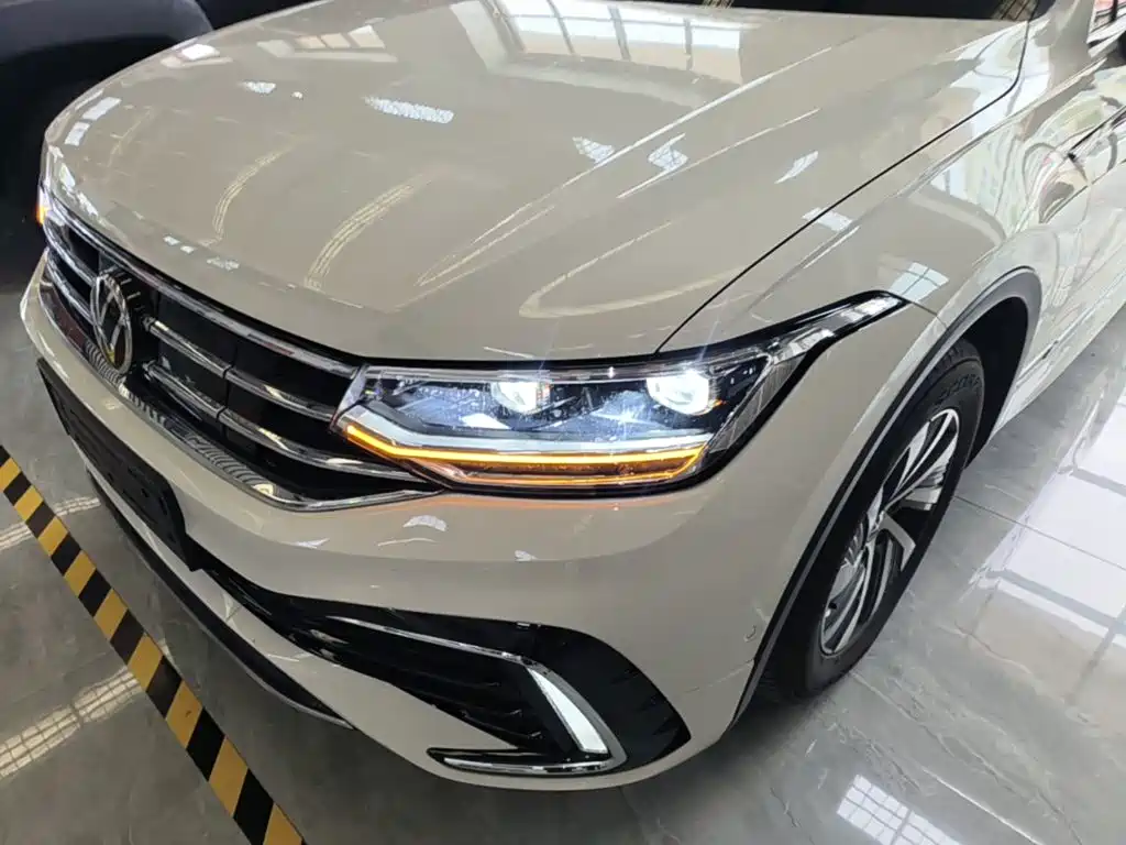 Volkswagen Tiguan L PHEV — миниатюра 24