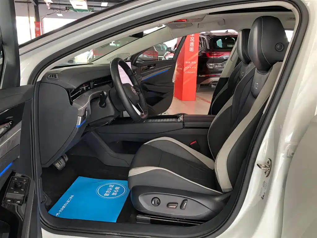 VOLKSWAGEN ID.7 VIZZION