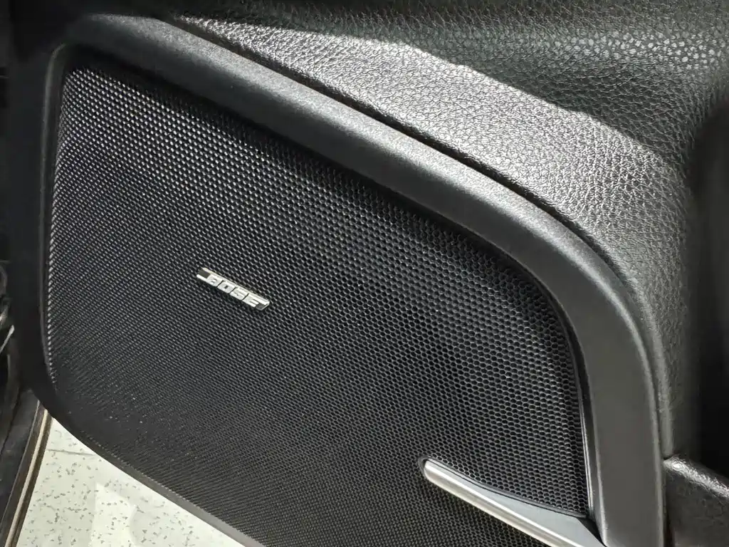 Porsche Cayenne — миниатюра 7