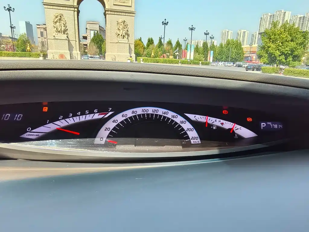 Toyota Previa — миниатюра 7