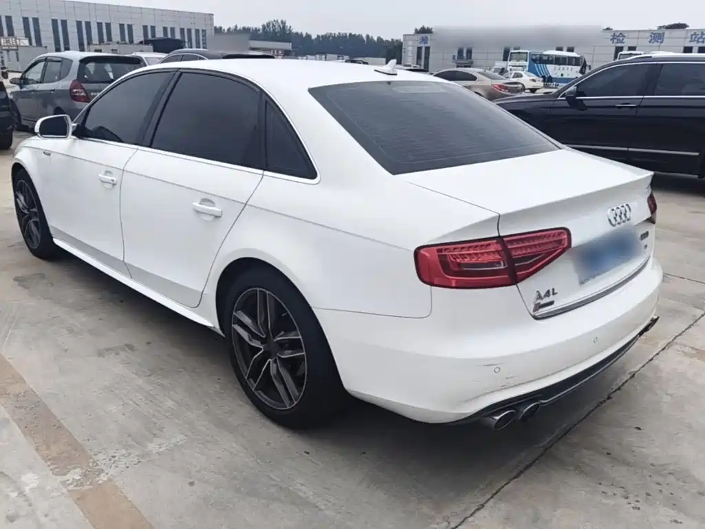 Audi A4L — миниатюра 5