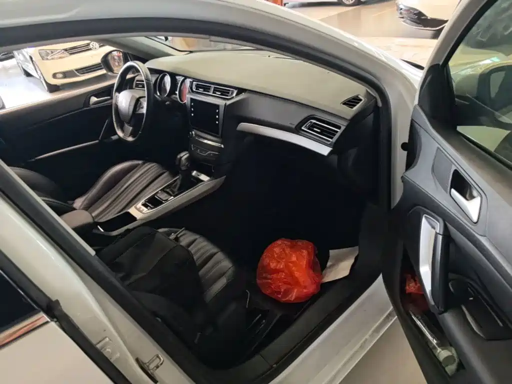 Peugeot 408 — миниатюра 9