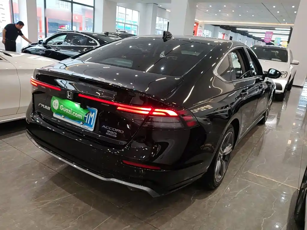 Honda Accord — миниатюра 7