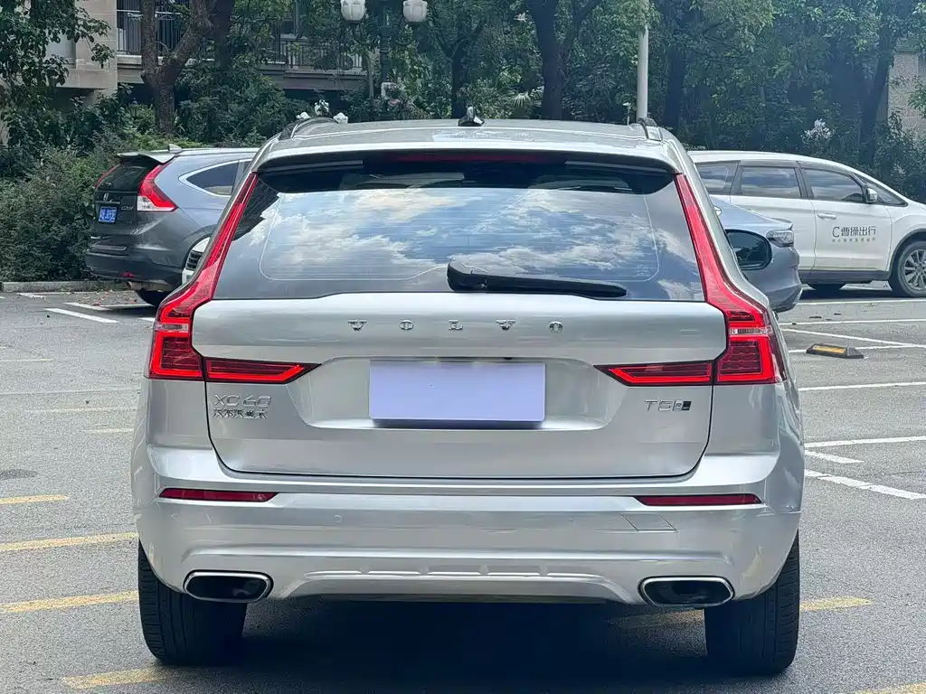 VOLVO  XC60