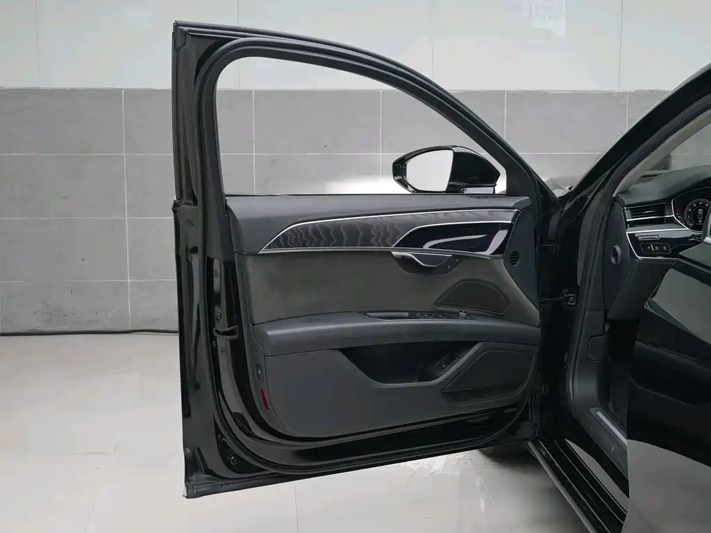 Audi A8 — миниатюра 6