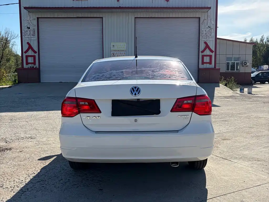 Volkswagen Jetta — миниатюра 8