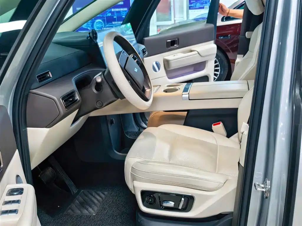 Li Auto MEGA 2024 Ultra