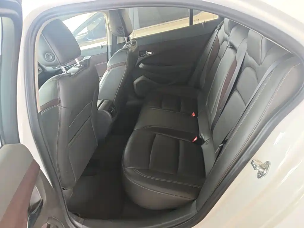 Chevrolet Malibu — миниатюра 17