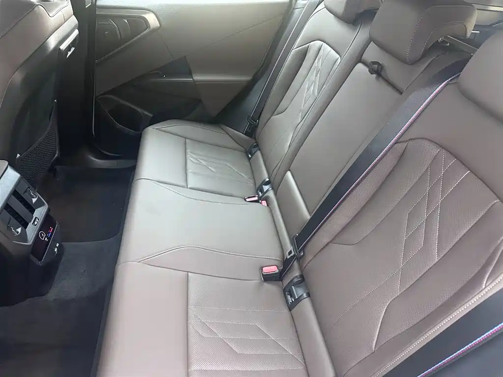 BMW X3 M50 — миниатюра 10