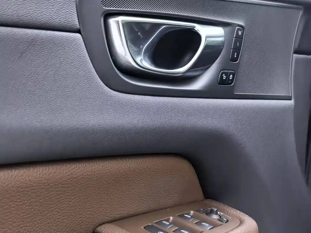 Volvo XC60 — миниатюра 23