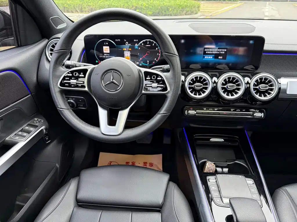 Mercedes-Benz GLB — миниатюра 11