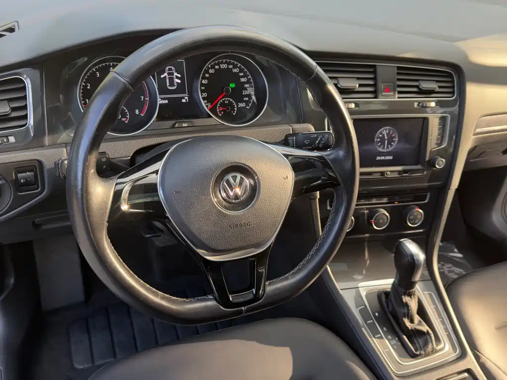 Volkswagen Golf — миниатюра 10