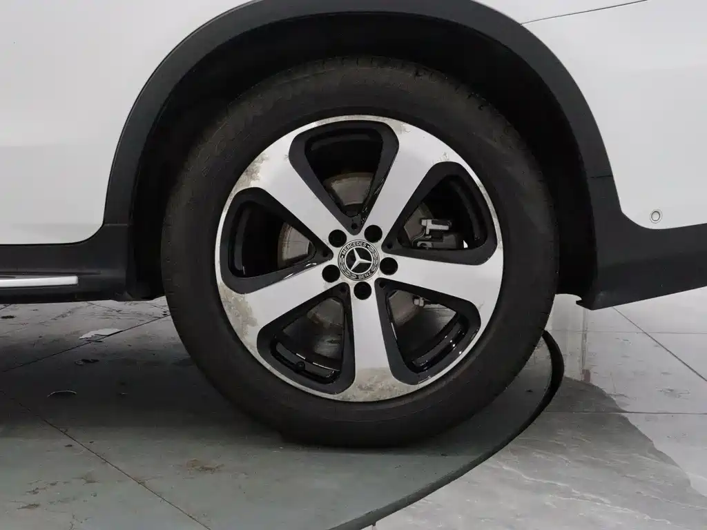 Mercedes-Benz GLC — миниатюра 10