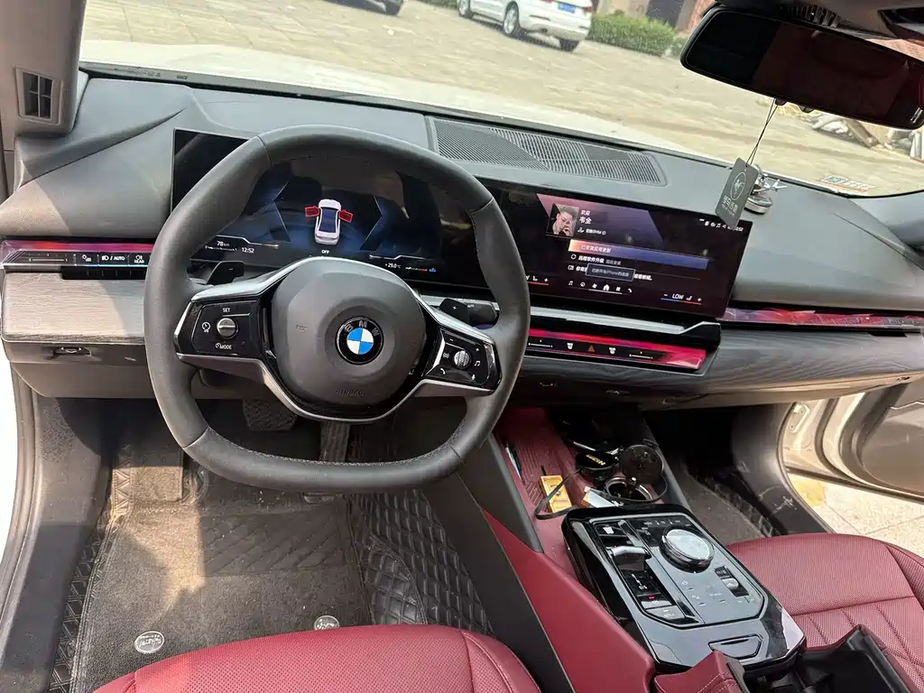 BMW 5 Series — миниатюра 3
