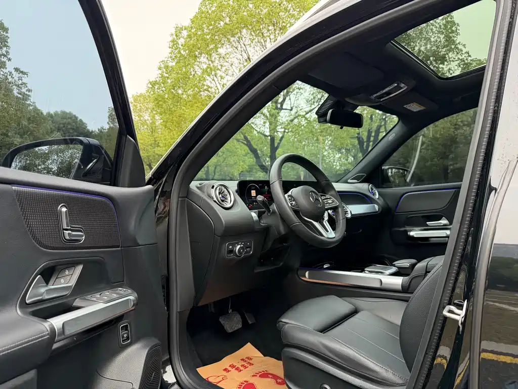 Mercedes-Benz GLB — миниатюра 8